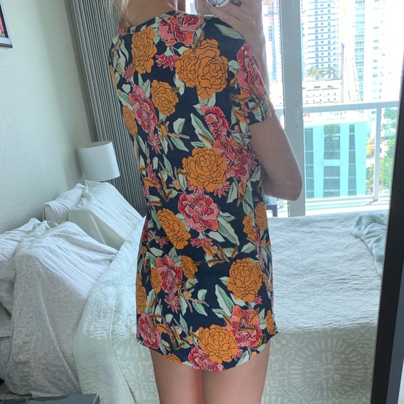 Lularoe Classic Tee - Picture 2 of 3